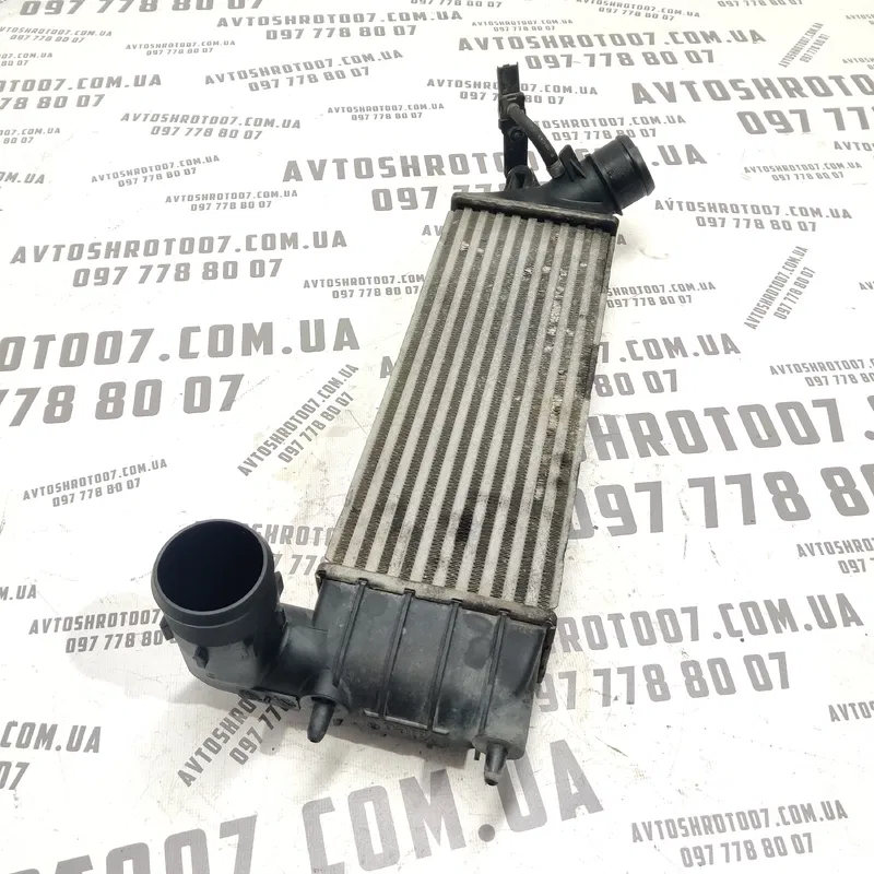 Радіатор інтеркуллера Peugeot 807 (02-14) 2.2 HDI 1489396080