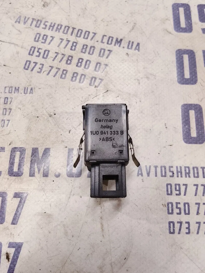 Кнопка коректора фар Skoda Octavia 96-10 1.9 TDI 1u0941333b
