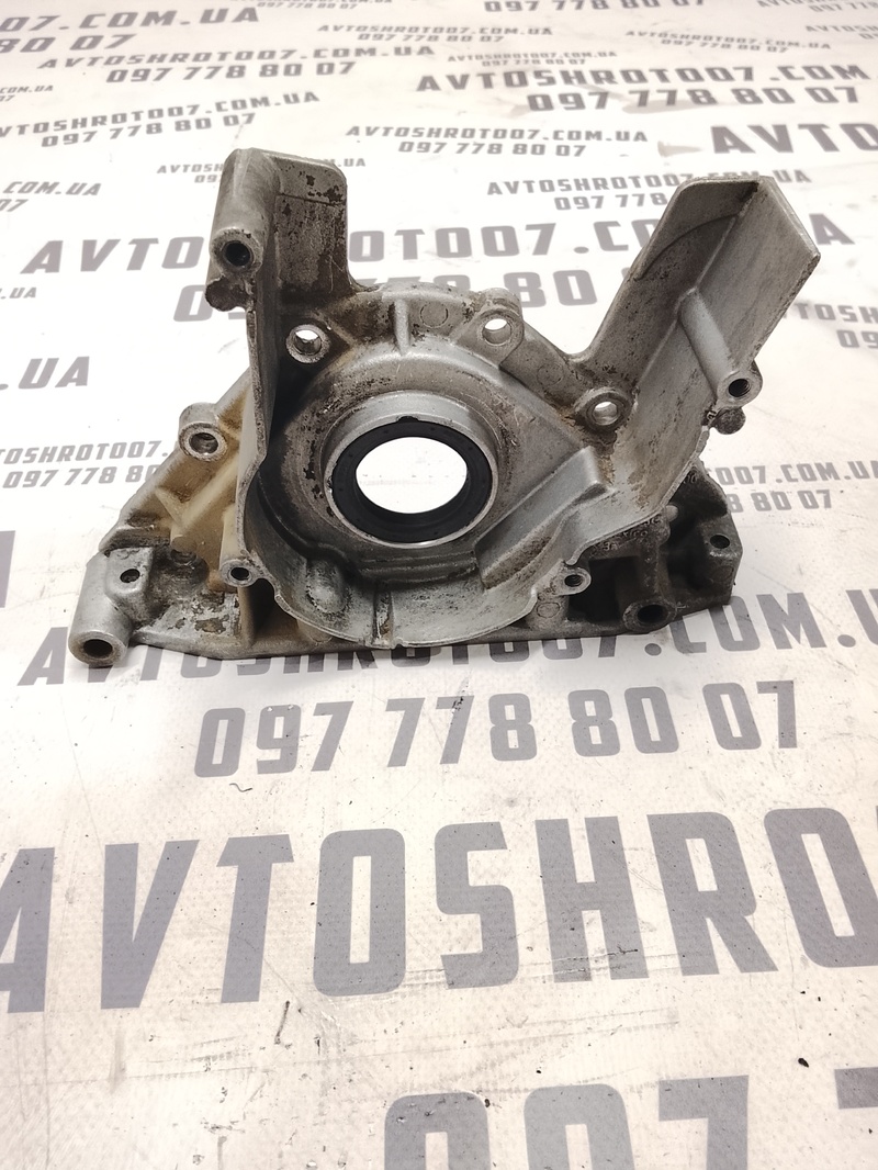 Кришка двигуна Skoda Octavia (96-10) 1.9 TDI OEM 038103153c