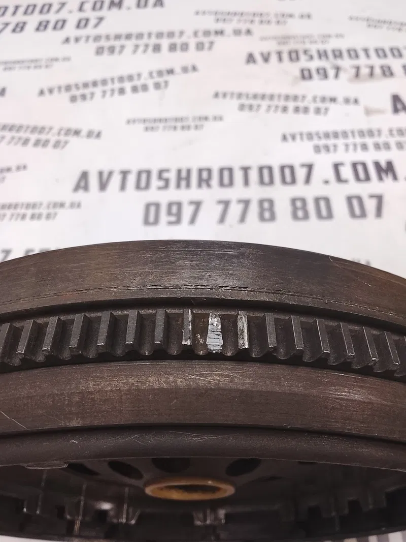 Маховик Skoda Octavia Tour (96-10) 1.9 TDI OEM 028105264g дефект