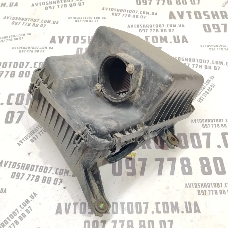 Корпус фільтра Kia Sorento 1 (02-09) 2.5 CRDi OEM 281103e200