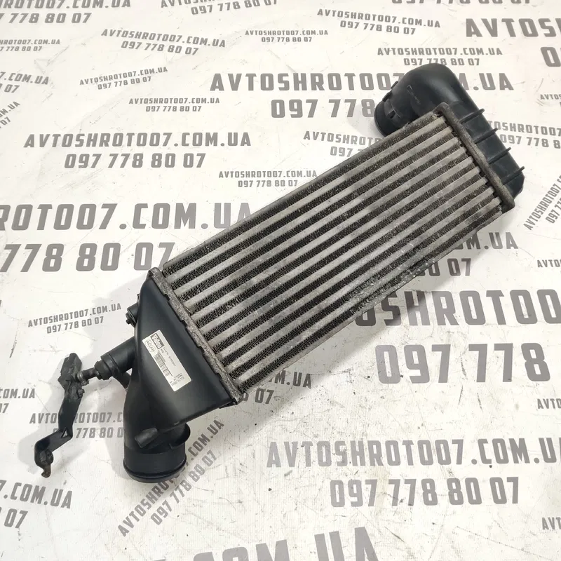 Радіатор інтеркуллера Peugeot 807 (02-14) 2.2 HDI 1489396080