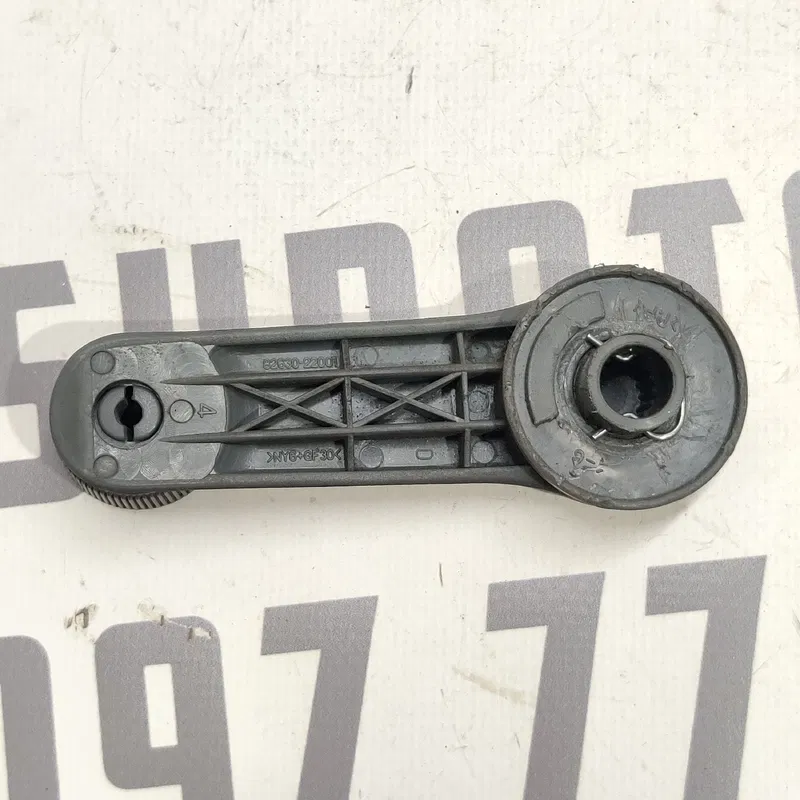 Ручка склопідіймача Hyundai Elantra 3 (00-06) 1.6 задня