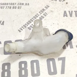 Горловина омивача Volvo V50 (04-12) 2.0D права OEM 30663929 фото 2