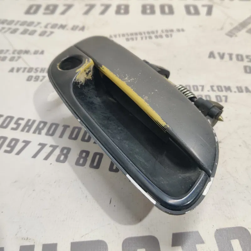 Ручка передня права Hyundai Elantra 3 (00-06) 1.6 826602d010