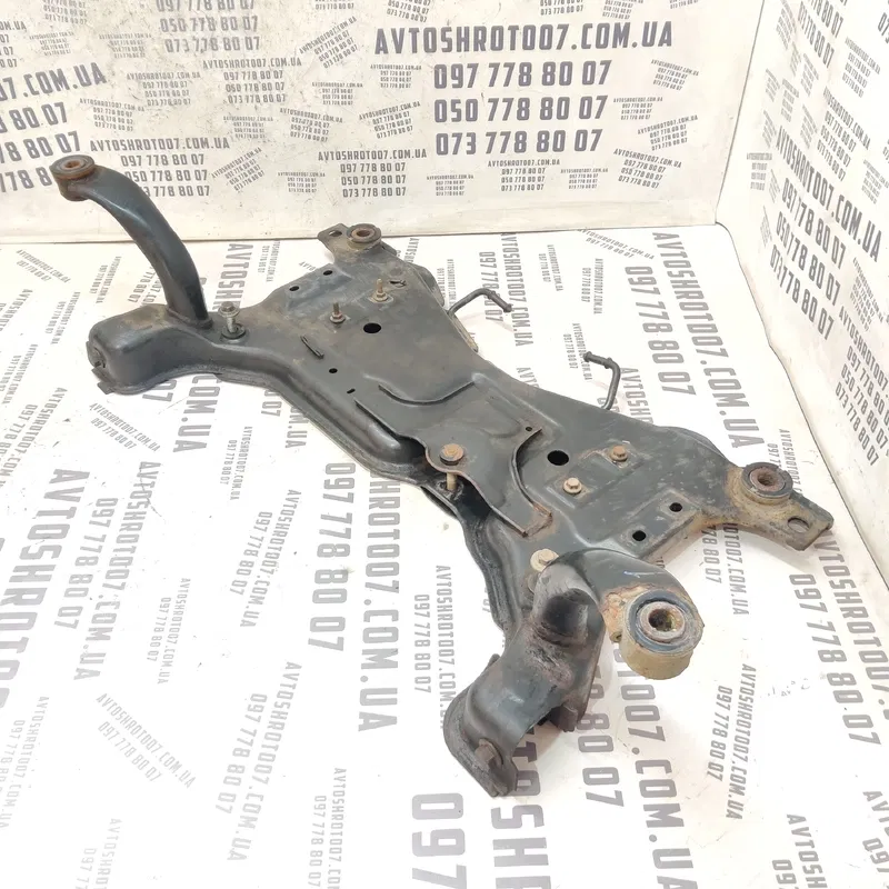 Підрамник Volvo V50 (04-12) 2.0 Дизель передній нижній