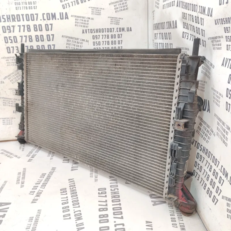 Радіатор Volvo V50 (04-12) 2.0 Diesel перед OEM 3m5h8005ti