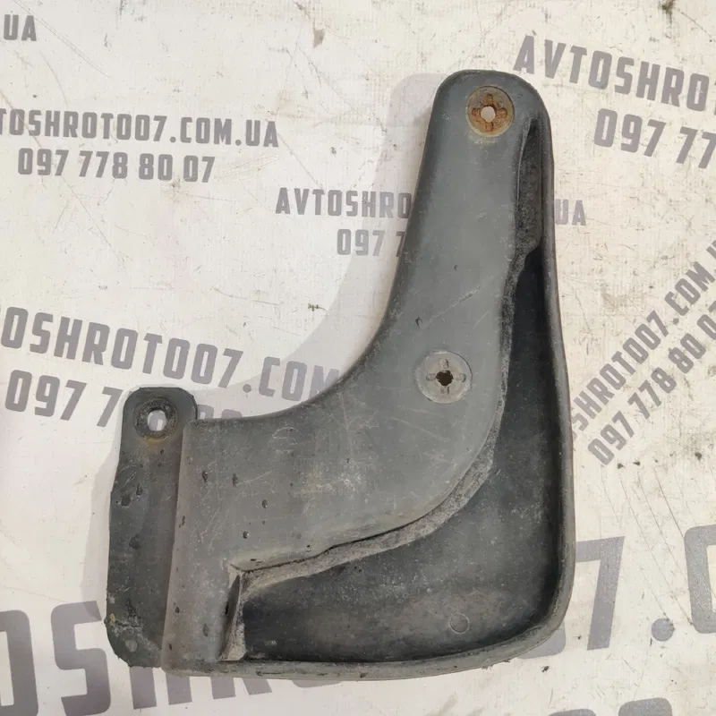Бризговик Hyundai Elantra 3 (00-06) 1.6 бенз. передній лівий