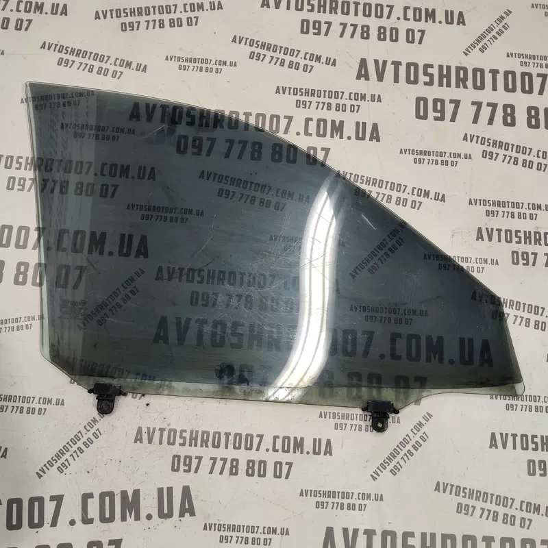 Скло дверей Hyundai Elantra 3 (00-06) 1.6 Бенз переднє ліве