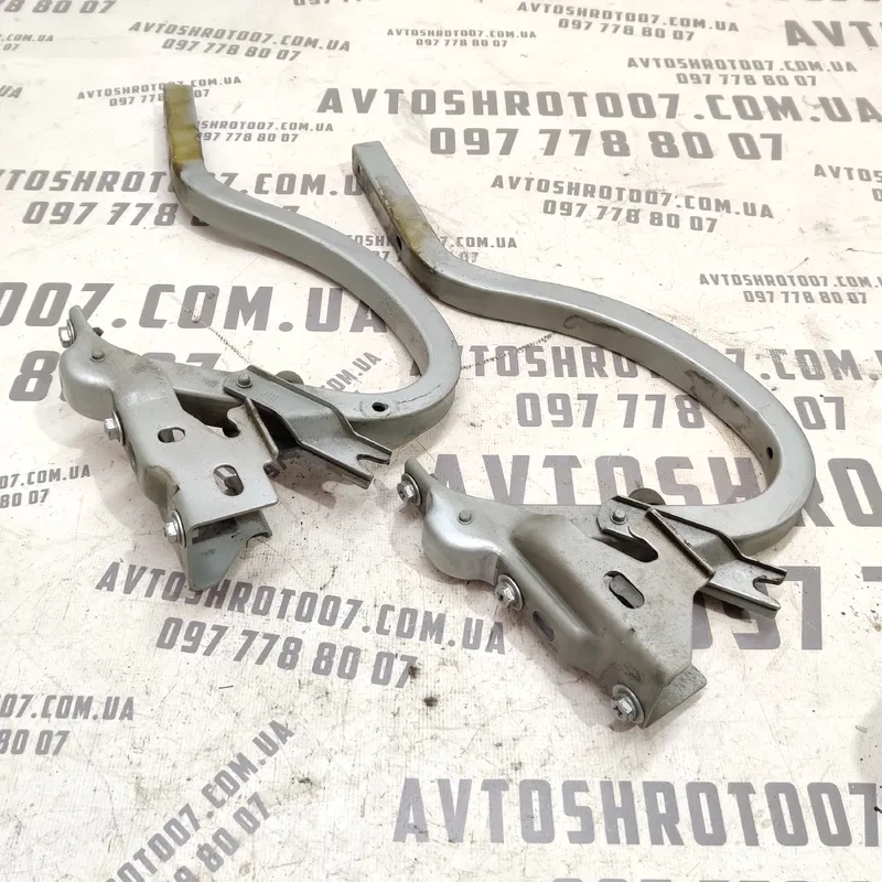 Завіса кришки багажника Hyundai Elantra 3 (00-06) 1.6 бенз.