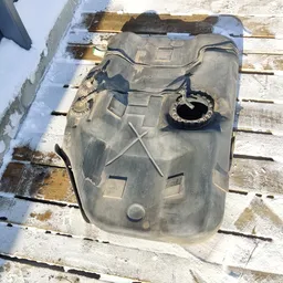 Бак паливний Hyundai Elantra 3 (00-06) 1.6 бензин задній фото 3