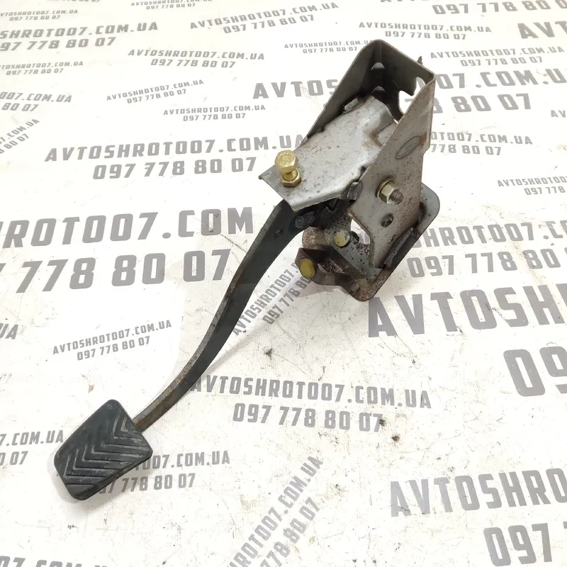 Педаль щеплення Hyundai Elantra 3 (00-06) 1.6 Бензин