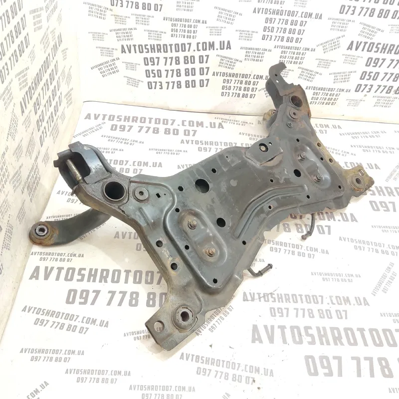 Підрамник Volvo V50 (04-12) 2.0 Дизель передній нижній