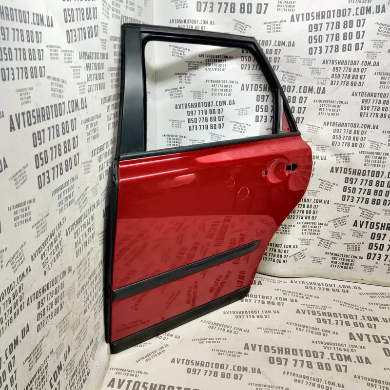 Двері Volvo V50 (04-12) 2.0 Diesel задні ліві OEM 31335469