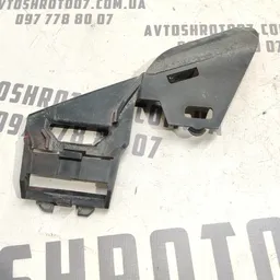 Кронштейн бампера Volvo V50 (04-12) 2.0D лівий OEM 30678261