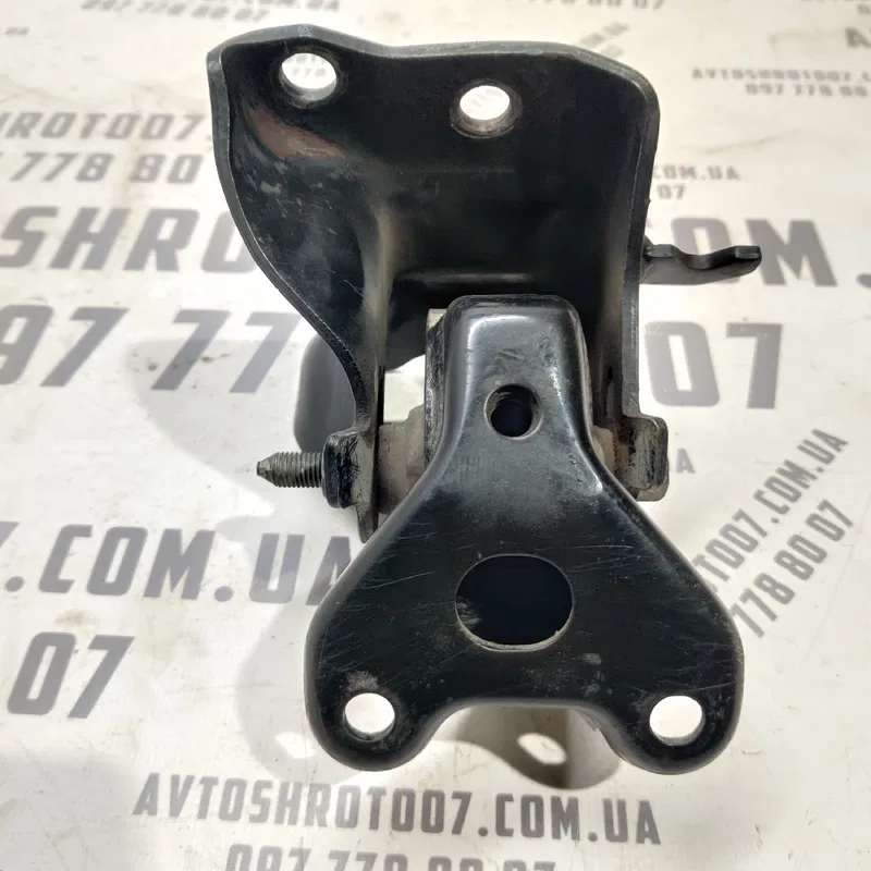 Подушка двигуна Hyundai Elantra 3 (00-06) 1.6 передня нижня