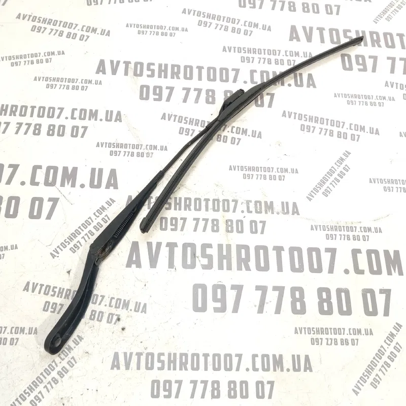 Двірник Volvo V50 (04-12) 2.0D передній лівий OEM 30699997