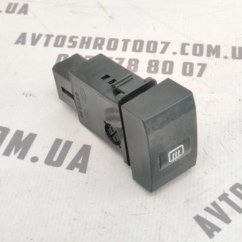 Кнопка обігріву Kia Sorento 1 02-09 2.5 CRDi OEM 937103e000