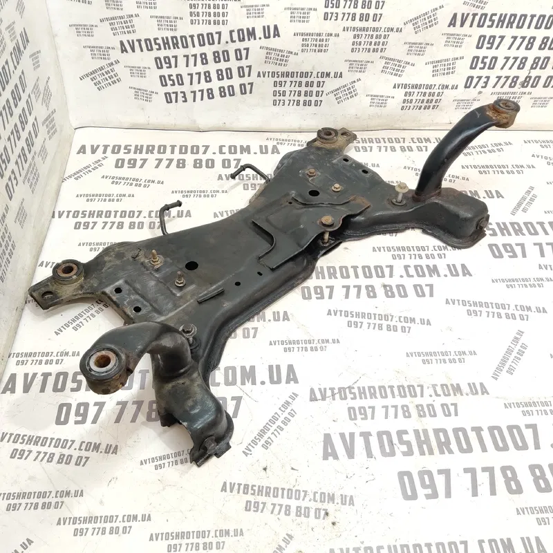 Підрамник Volvo V50 (04-12) 2.0 Дизель передній нижній