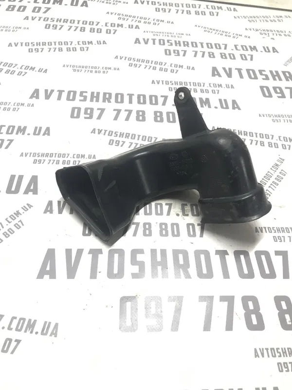 Патрубок повітряний Kia Cerato 04-09 2.0 Бензин 282112f000