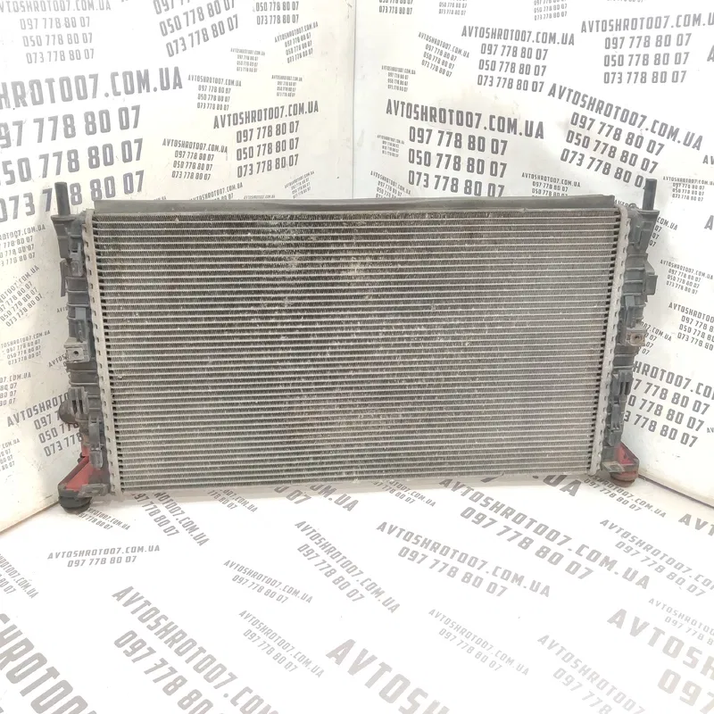 Радіатор Volvo V50 (04-12) 2.0 Diesel перед OEM 3m5h8005ti