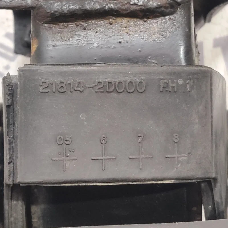 Подушка Hyundai Elantra 3 (00-06) 1.6 ліва OEM 218142D000