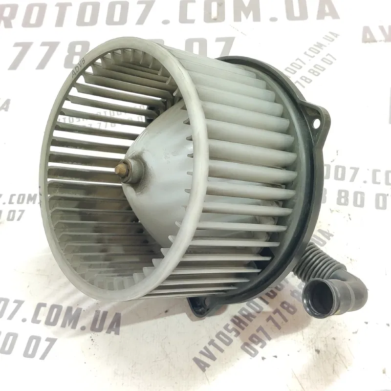 Мотор пічки Hyundai Elantra 3 00-06 1.6 Бенз OEM 971132d000