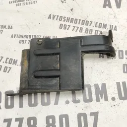 Накладка Kia Sorento 1 (02-09) 2.5 CRDi з/л OEM 975303e000