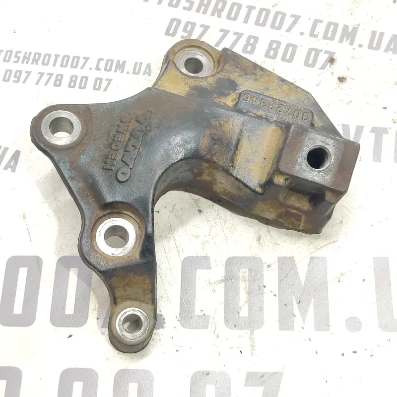 Кронштейн КПП Volvo V50 (04-12) 2.0 Diesel OEM 30723346