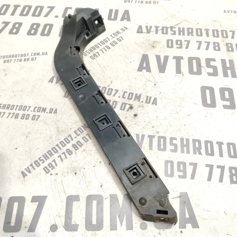 Кронштейн бампера Volvo V50 (04-12) 2.0D задня ліва 30764233