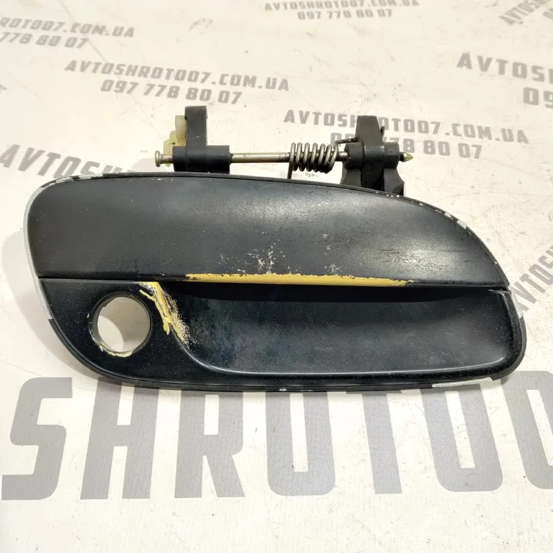 Ручка передня права Hyundai Elantra 3 (00-06) 1.6 826602d010