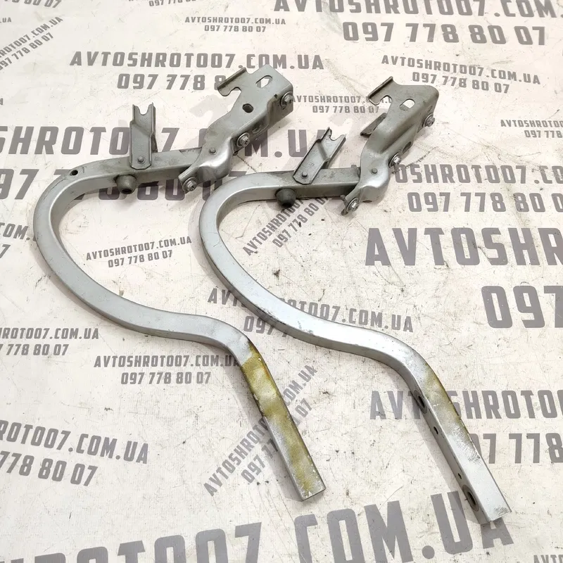 Завіса кришки багажника Hyundai Elantra 3 (00-06) 1.6 бенз.