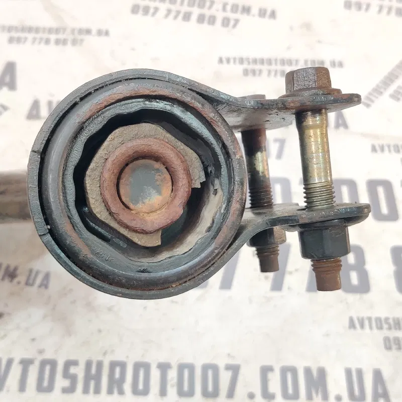 Ричаг Volvo V50 (04-12) 2.0 Diesel передній правий нижній