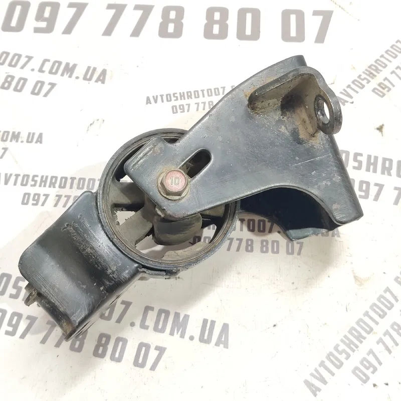 Подушка двигуна Hyundai Elantra 3 (00-06) 1.6 Бензин задня