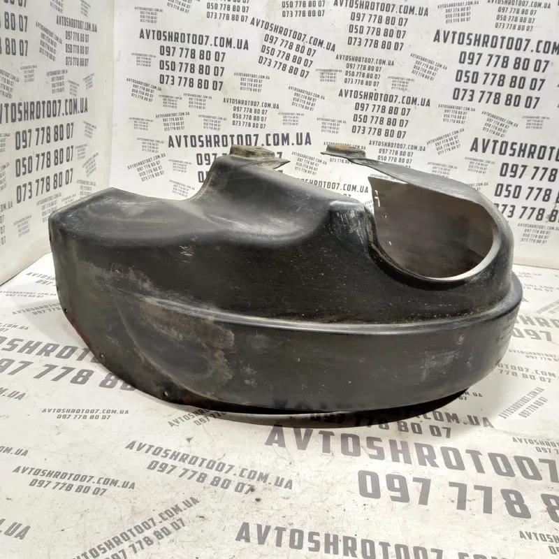 Підкрилок Volvo V50 (04-12) 2.0D Зад. Пр. Ниж. OEM 30678140