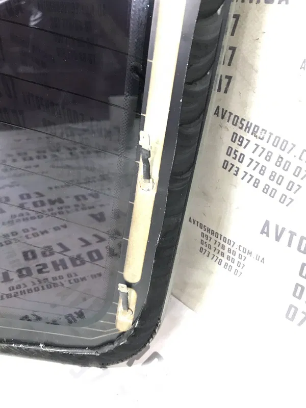 Скло кузовне Kia Cerato 1 (04-09) 2.0 Бензин заднє