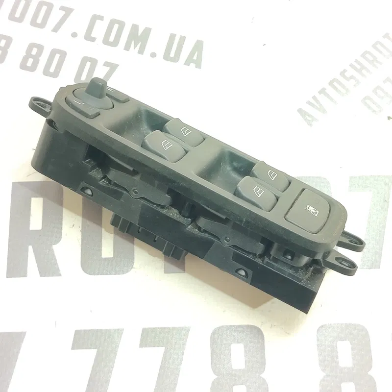 Блок склопідйомників Volvo V50 04-12 2.0D лівий OEM 30710787