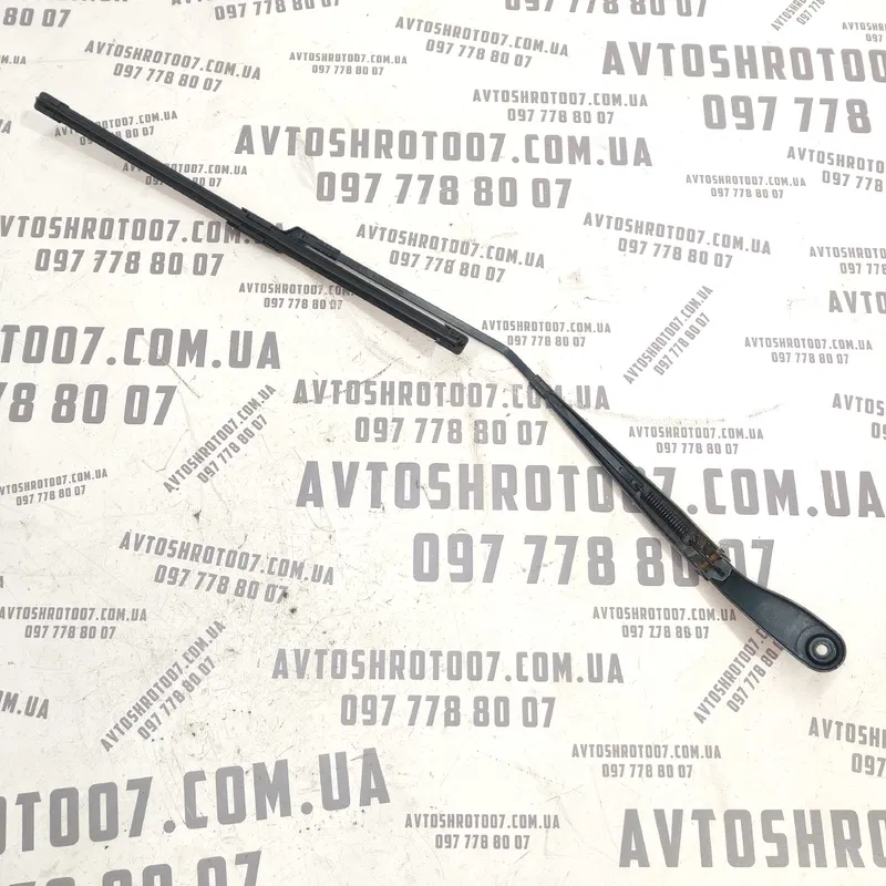 Двірник Volvo V50 (04-12) 2.0 D передній правий OEM 30699998