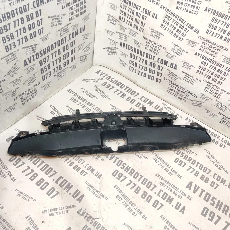 Рамка телевізора Peugeot 307 (01-08) 1.4 Бенз OEM 9635719477