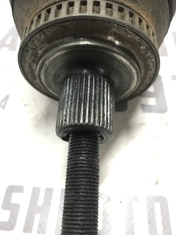 Привід передній лівий VW Passat B5+ (00-05) 1.9 Дизель