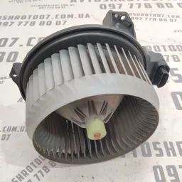 Мотор пічки Toyota Auris (06-12) 1.6 бензин OEM 2727008103