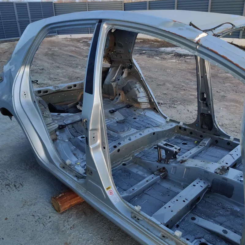 Стійка центральна Toyota Auris (06-12) 1.6 Бензин права