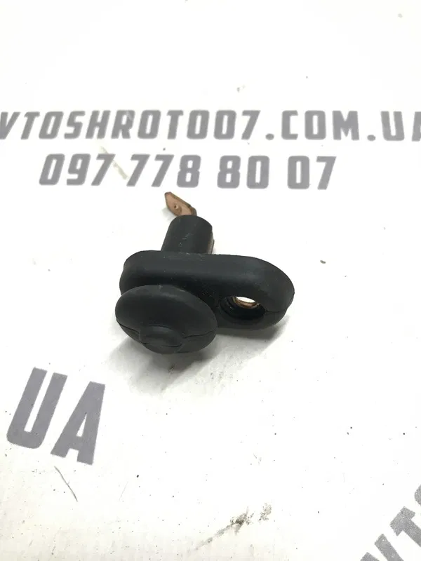 Кінцевик дверей Chevrolet Tacuma (00-11) 2.0 Бензин задній