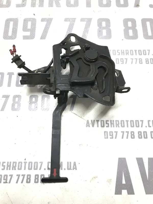 Замок капота Volkswagen Passat B5+ (00-05) 1.9 дизель перед