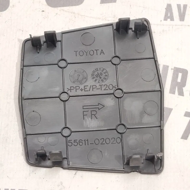 Накладка салону Toyota Auris (06-12) 1.6 1ZRFE Бензин