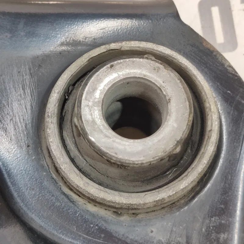 Ричаг Renault Grand Scenic 3 09-16 1.6d правий OEM 45000399r