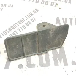 Накладка Toyota Auris (06-12) 1.6 Бензин Права Задня Нижня