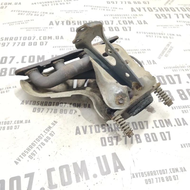 Колектор випускний Toyota Auris (06-12) 1.6 Бензин 1ZRFE