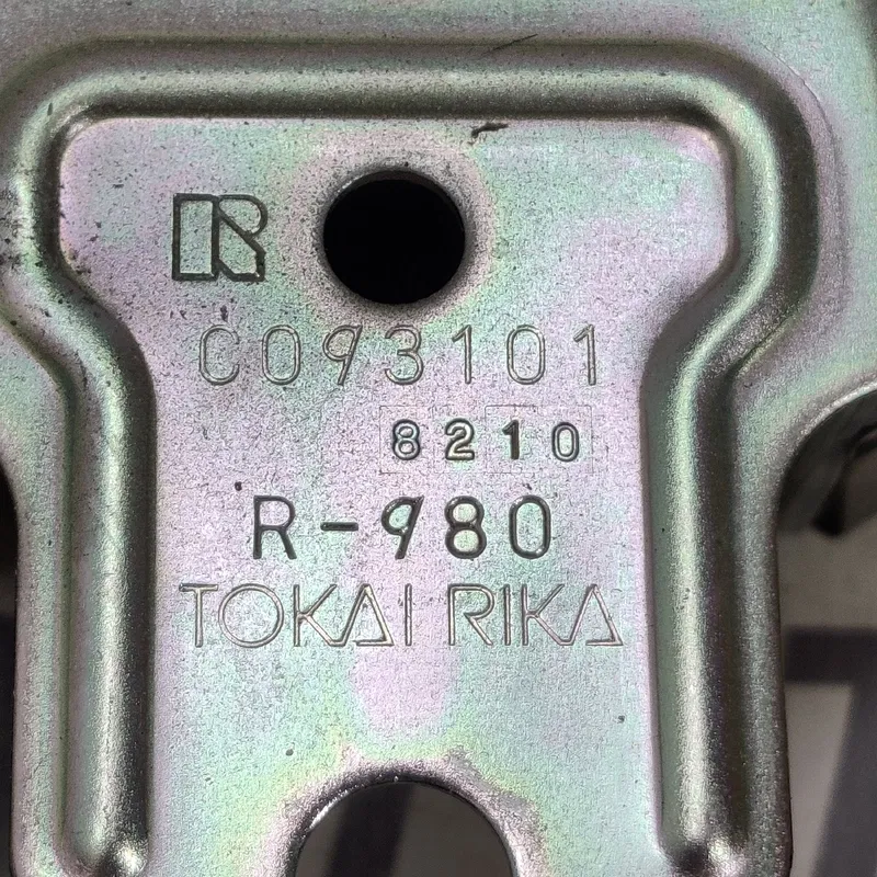 Ремінь безпеки Toyota Auris (06-12) 1.6Б зад.пр. OEM w606967