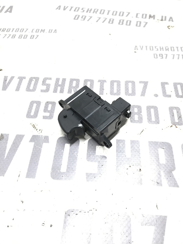 Кнопка склопідіймача Chevrolet Tacuma 00-11 2.0 перед. права